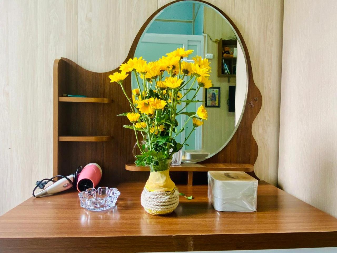 Cozy Homestay With Large Bed, Private Bathroom, Large Balcony Ханой Экстерьер фото