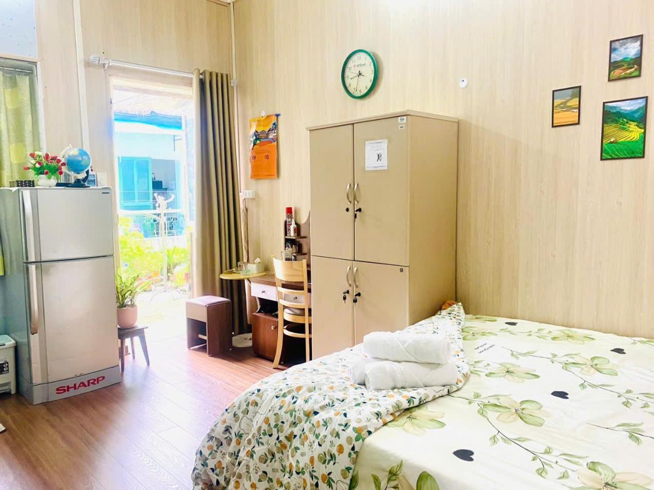 Cozy Homestay With Large Bed, Private Bathroom, Large Balcony Ханой Экстерьер фото